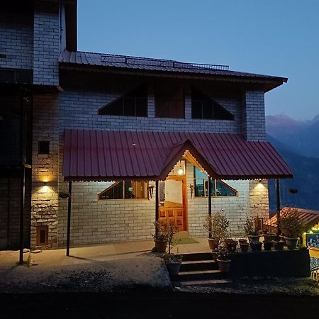 Mother Tree Inn & Cafe Manali  Exterior photo