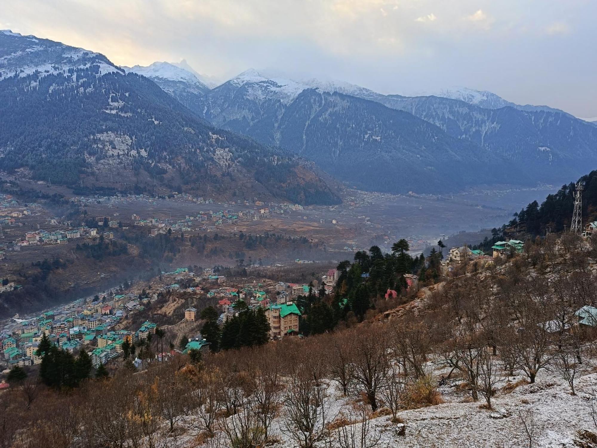 Mother Tree Inn & Cafe Manali  Exterior photo